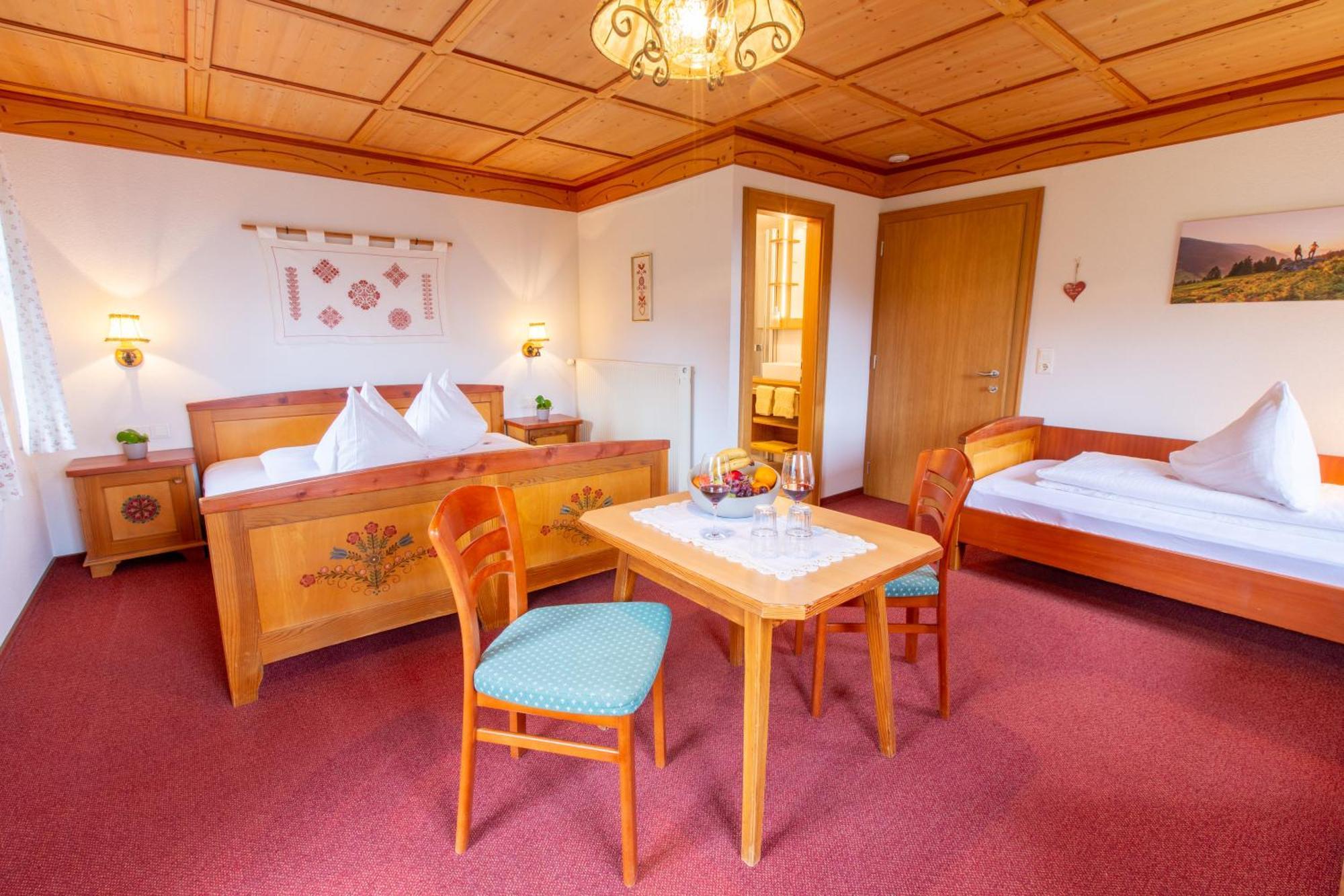 Liesing Berggasthof - Pension Lahnerhof מראה חיצוני תמונה